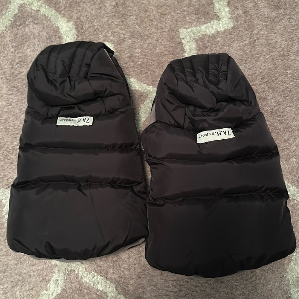 7AM Enfant black warmmuffs - Black plush